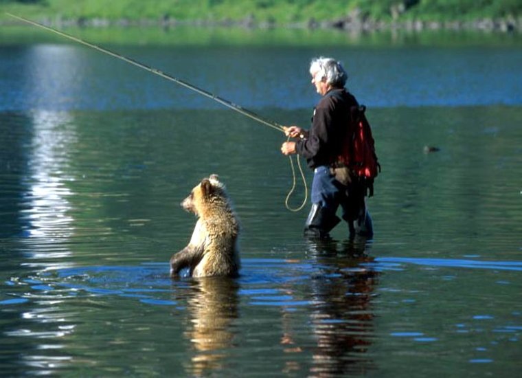 Мужчина на рыбалке