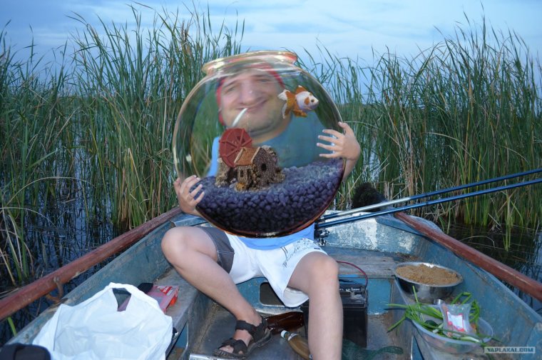 Рыбак в воде