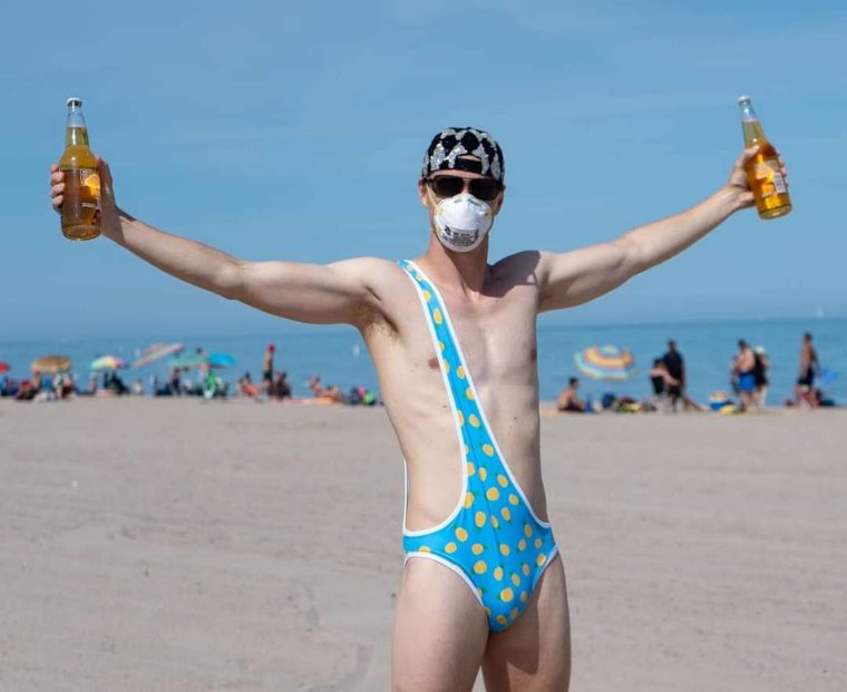 Смешные мужские купальники