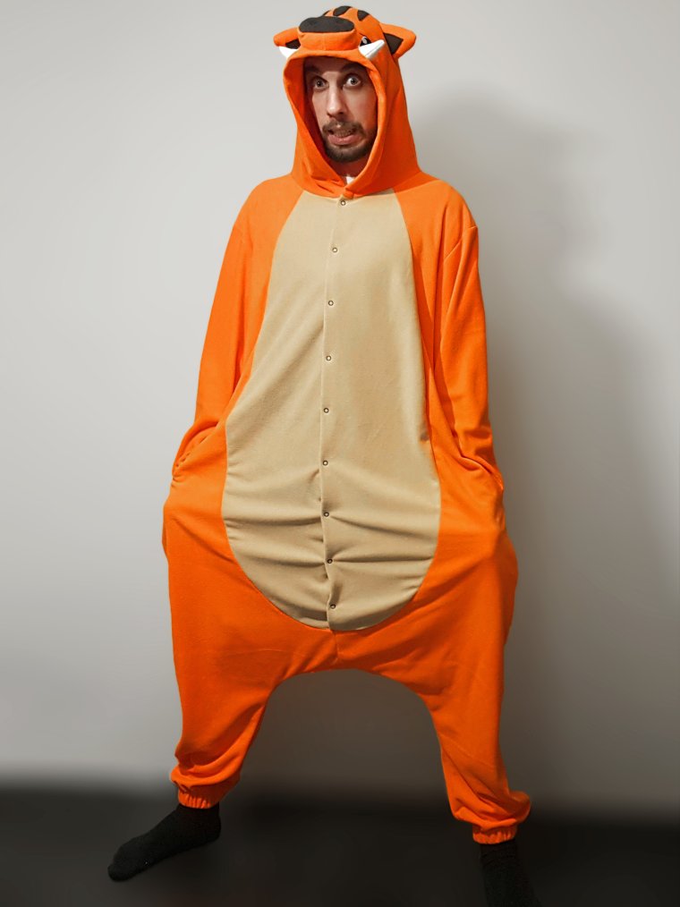 Мужчина в пижаме