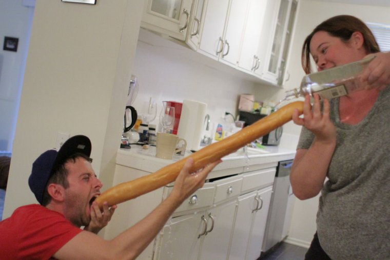 Мужик с багетом