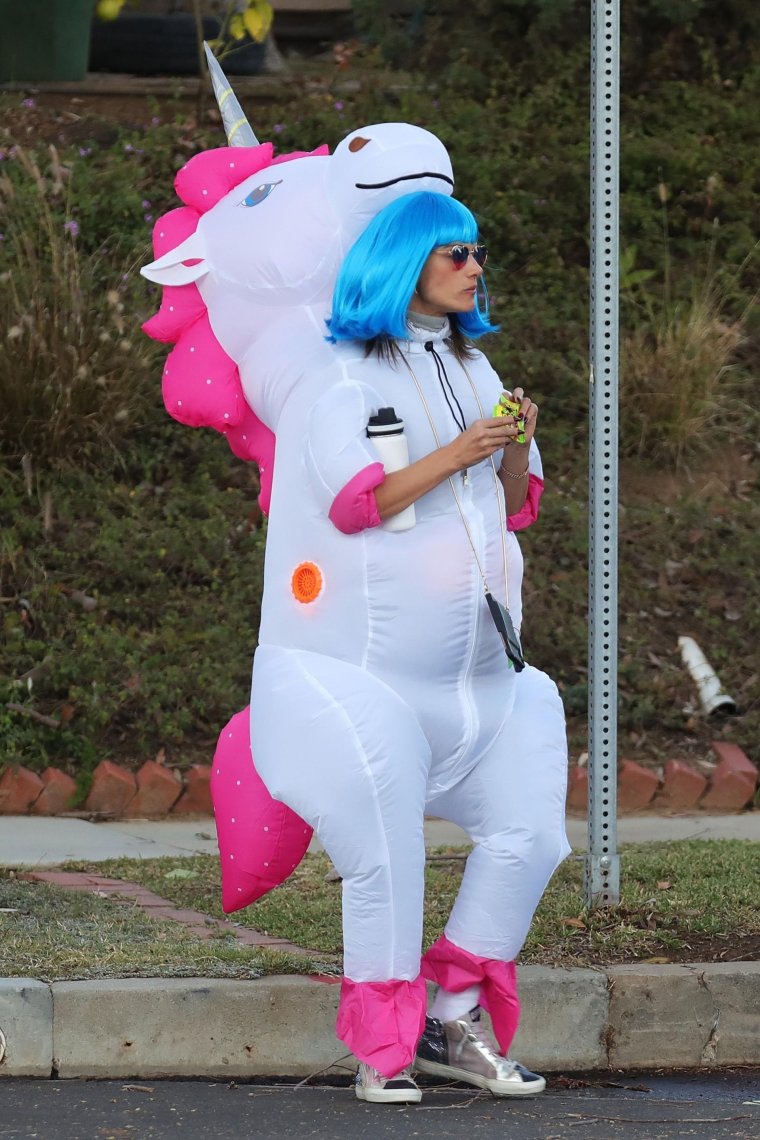 Угарные костюмы