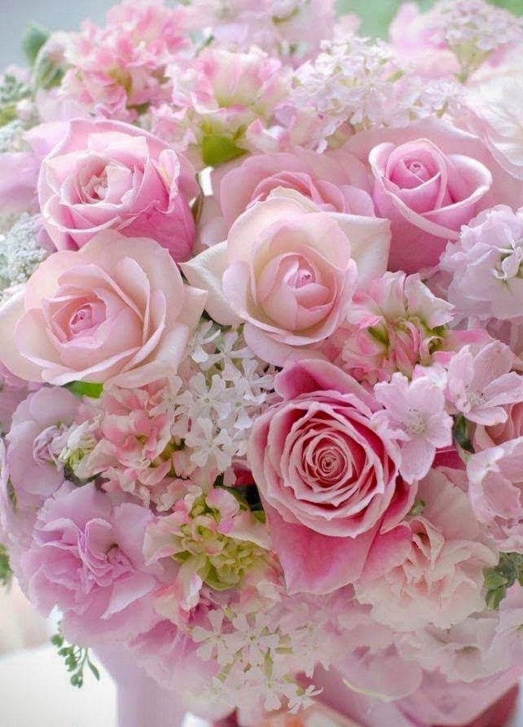 Розовый букет