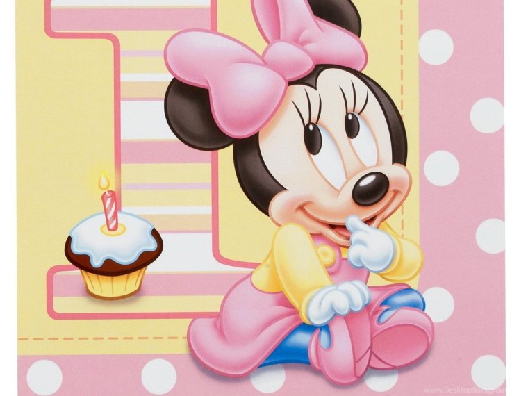 С первым годом девочку