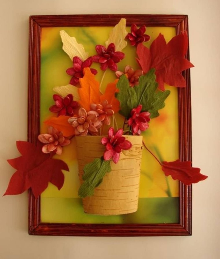 Панно из шишек