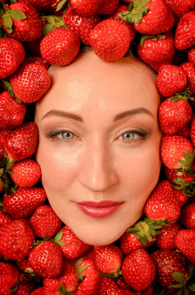 Баба Ягодка опять