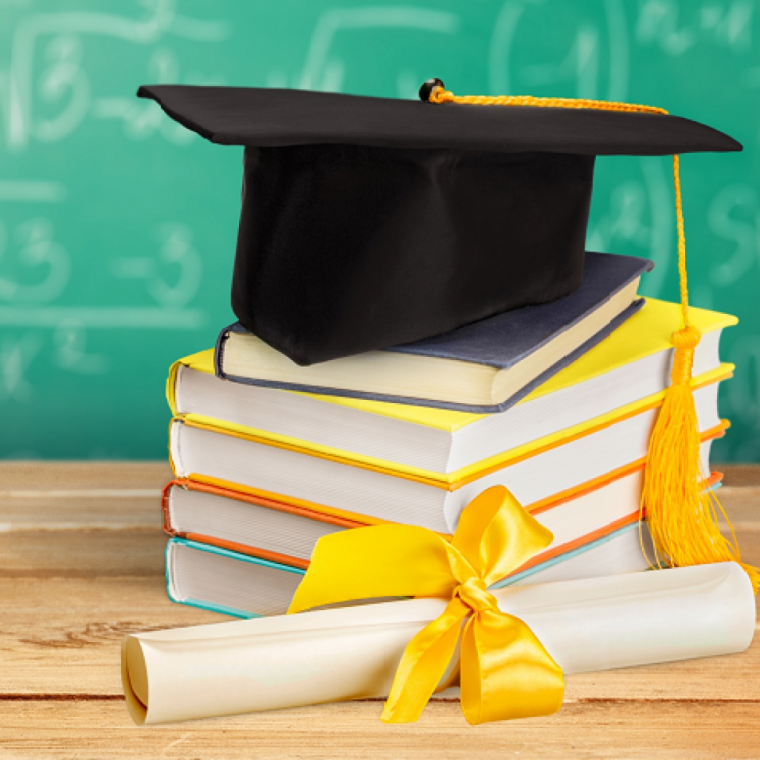 Выпускник университета открытка