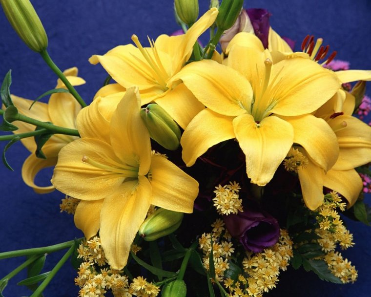 Букет "желтые лилии"