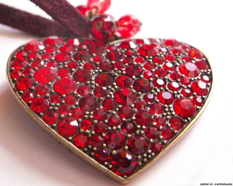 Камушки сердечки