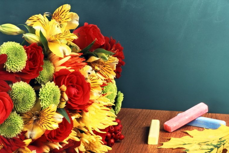 Школьная доска с цветами