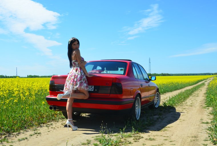 Женщина за рулем