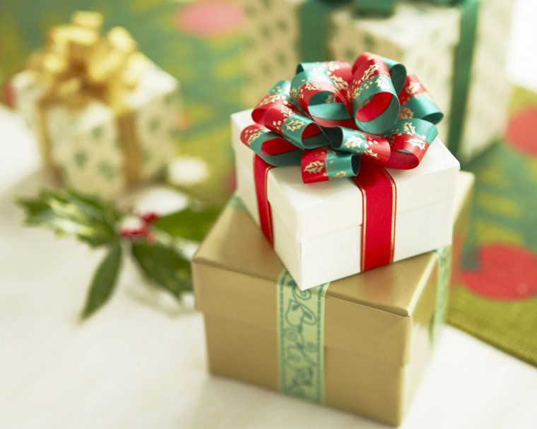 Поздравления с днем рождения ЮЛЯМ