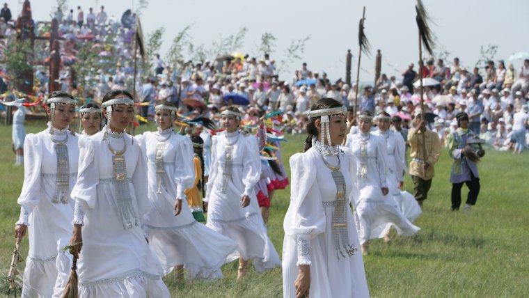 Национальный костюм якутов Ысыах