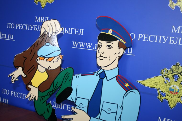 Советский плакат работник милиции