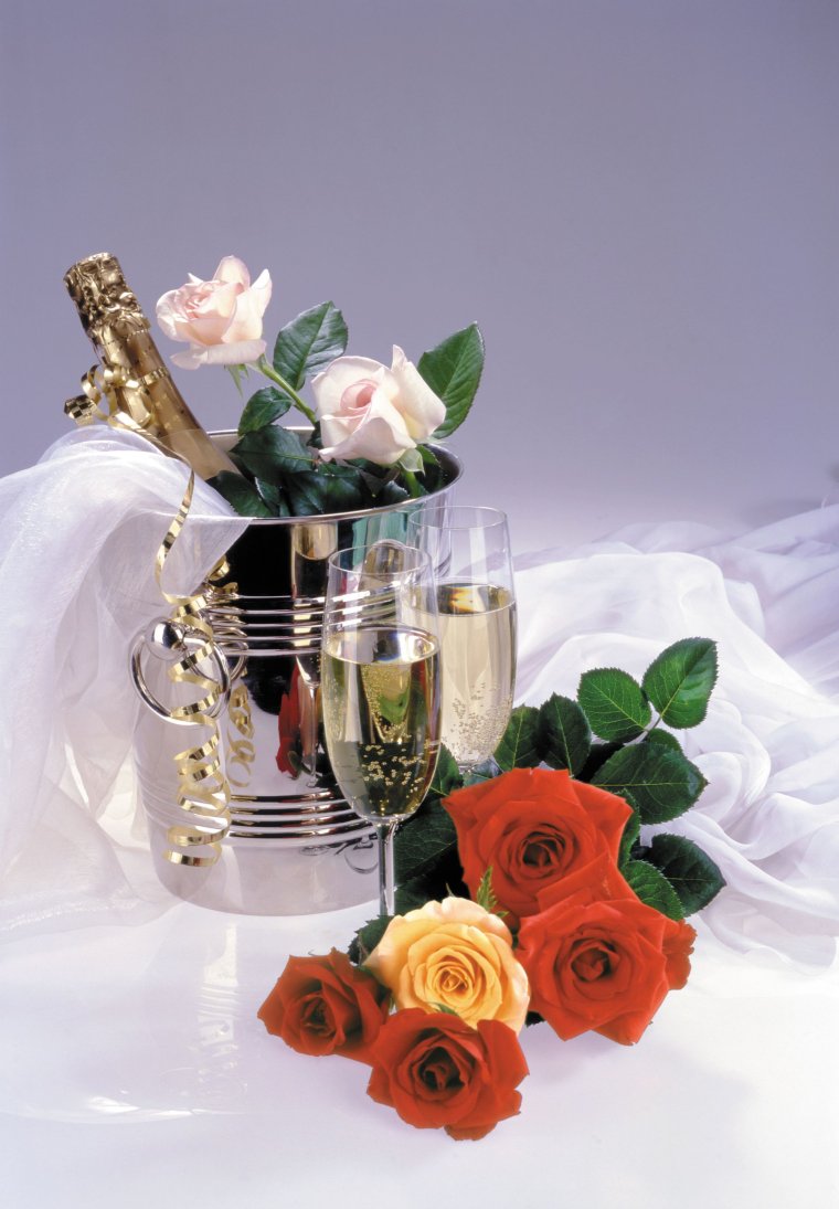Цветы в бокале