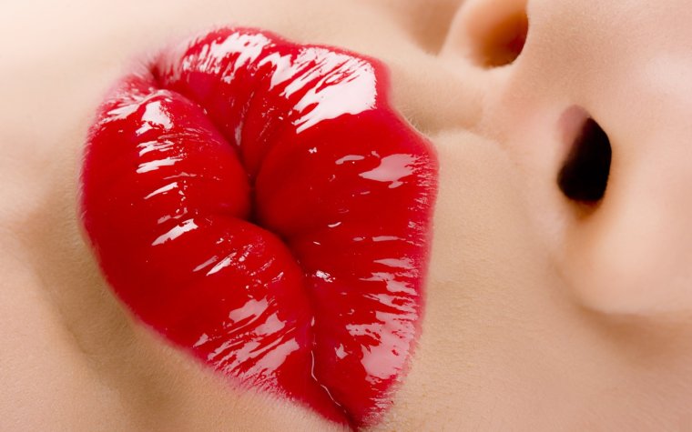 Красивые губы