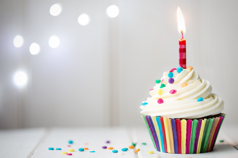 Торт со свечой 1 год