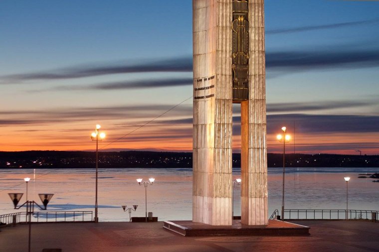 Монумент дружбы народов Ижевск