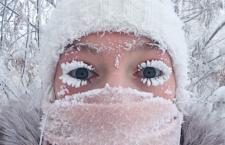 Девушка с замерзшими ресницами