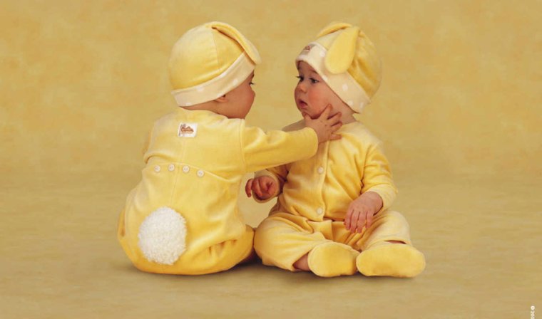 Открытки с рождением дочек двойняшек