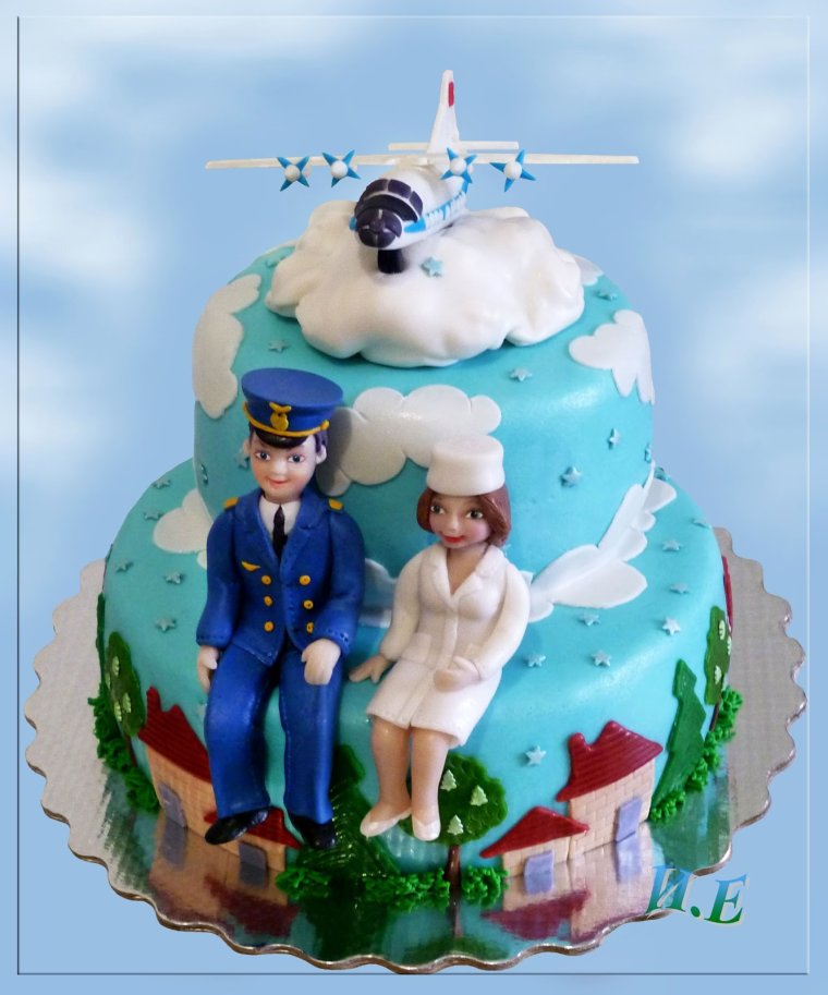 Торт в виде вертолета