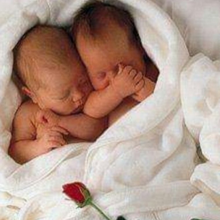 С рождением двойни