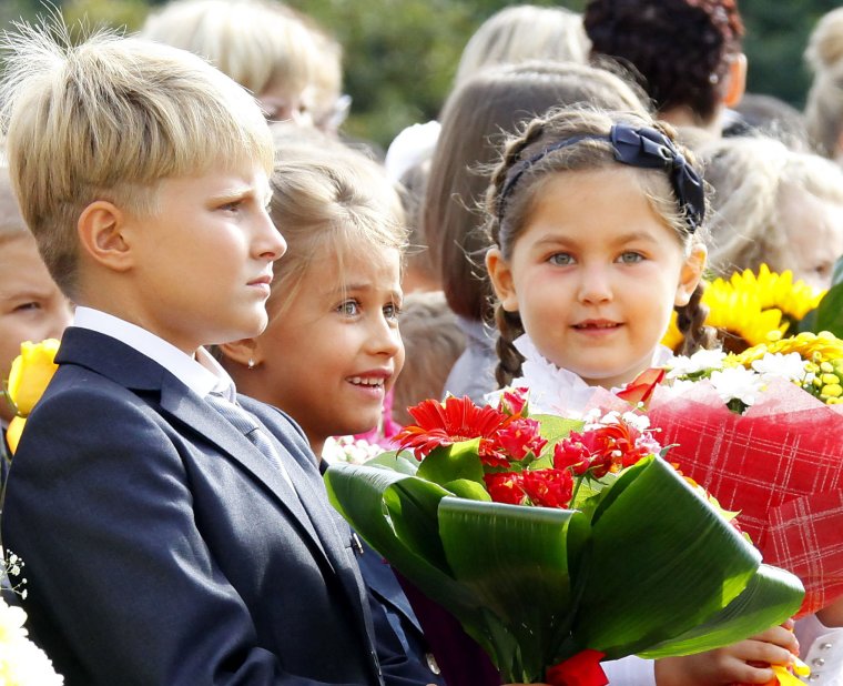 Школьники на первое сентября