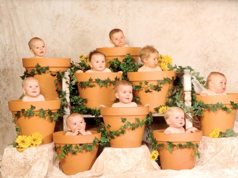 Президент поздравляет многодетных матерей с днем матери