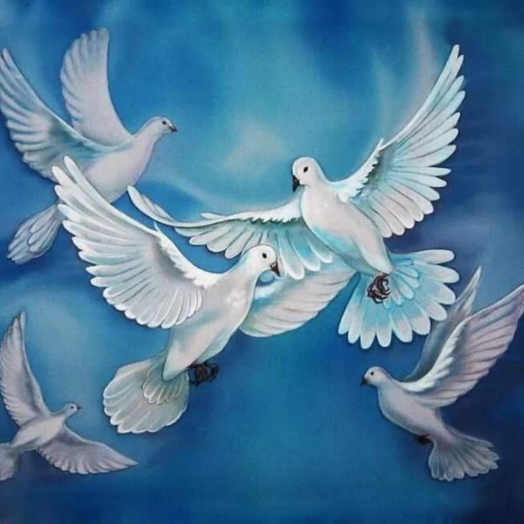 Праздник весны и труда голубь