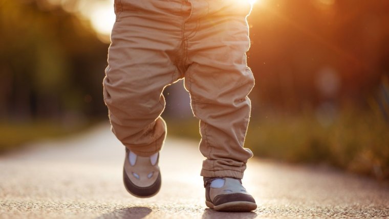 Малыш ходит