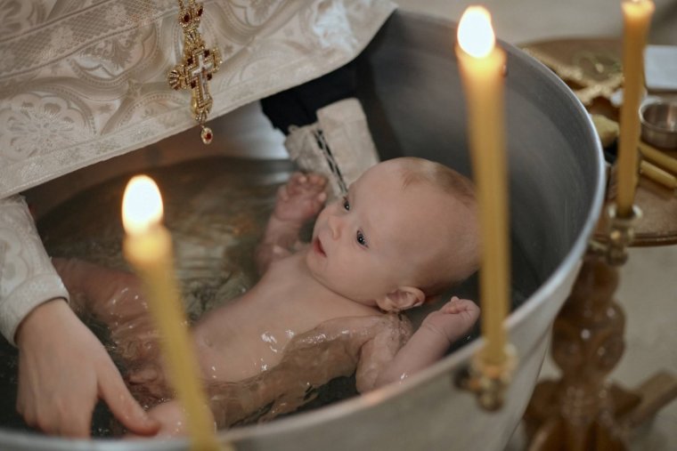 Крещение малыша иллюстрация