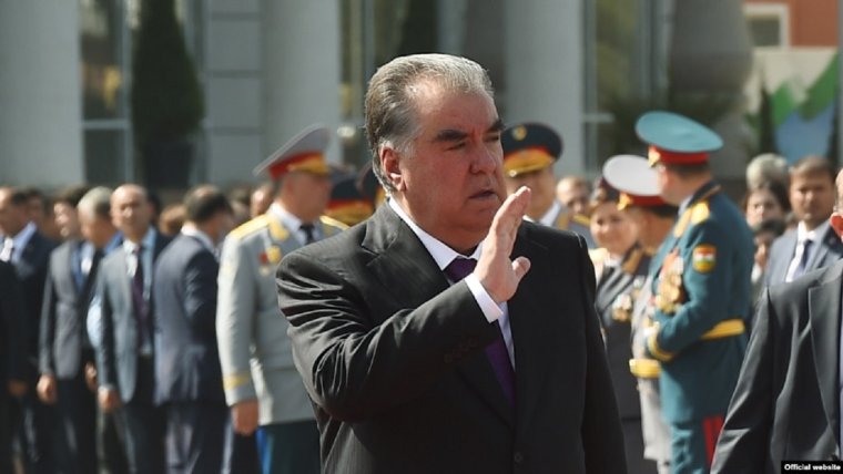 Военный парад в Душанбе