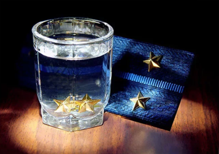 Веселый анекдот про 23 февраля