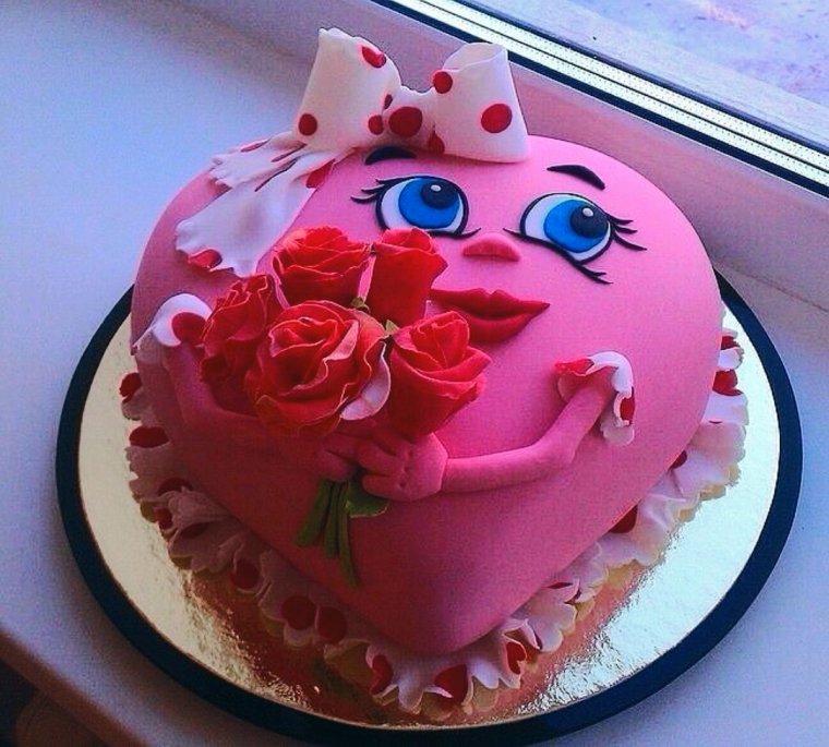 Торт с девушкой в рюмке