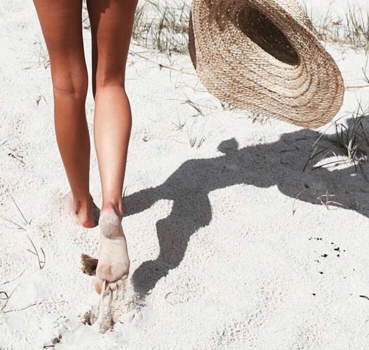 Ноги в носках рисунок