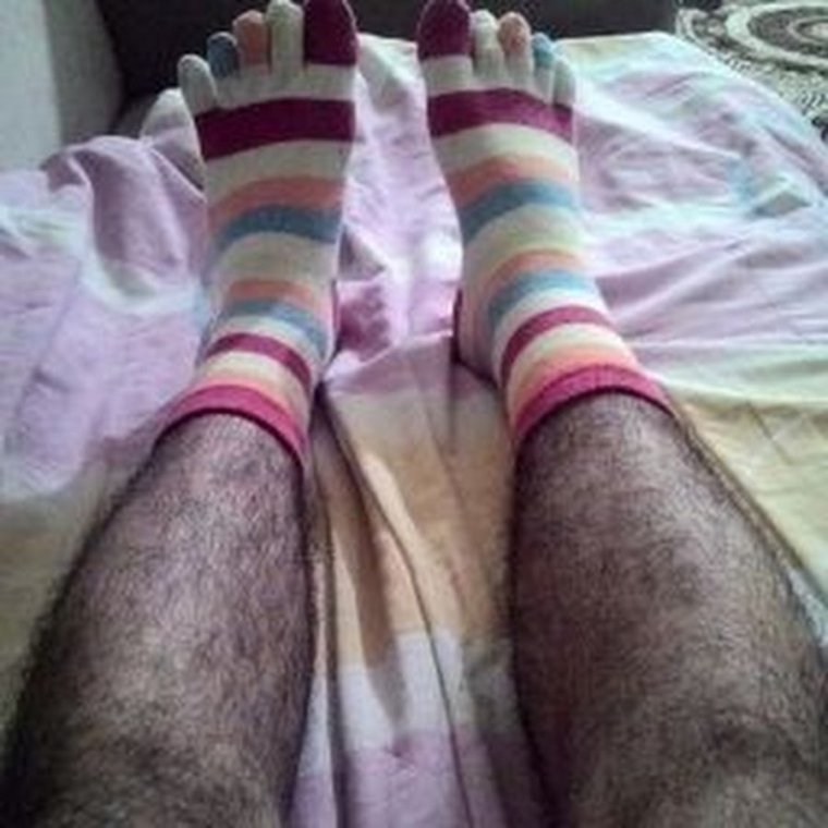 Ножки мужика в носках