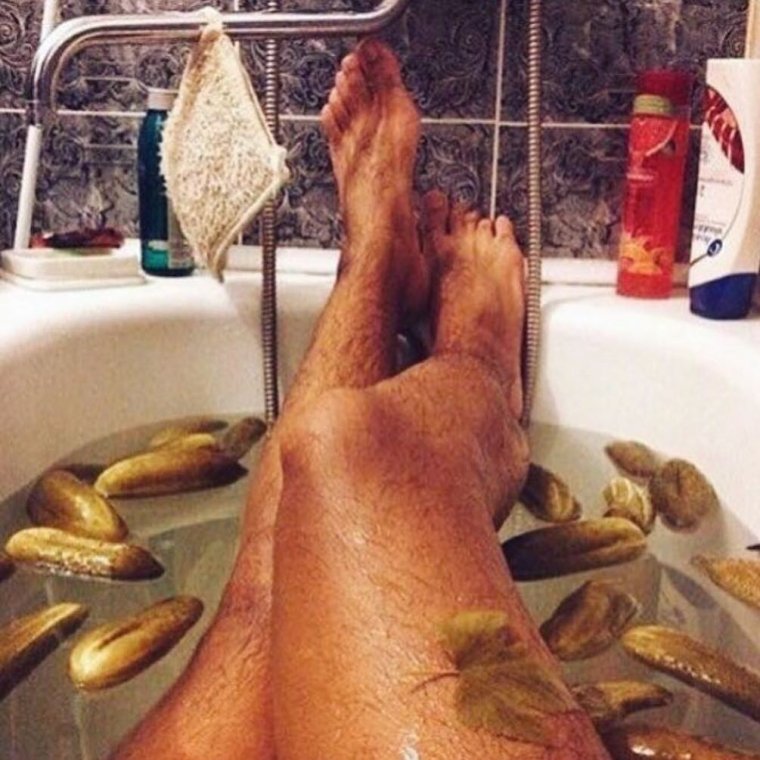 Сандали с носками прикол