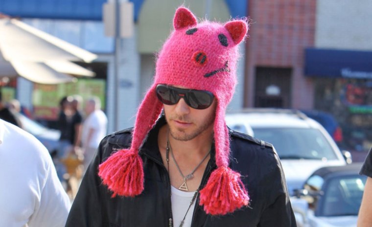 Джаред лето в шапке ушанке