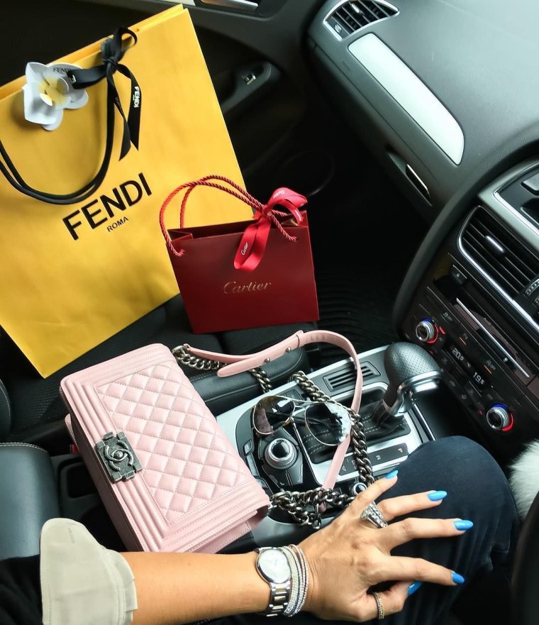 Аксессуары роскошной жизни