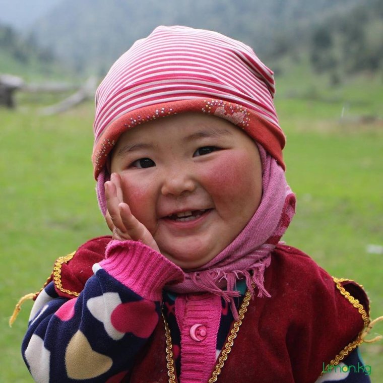 Маленький ребенок кыргыз