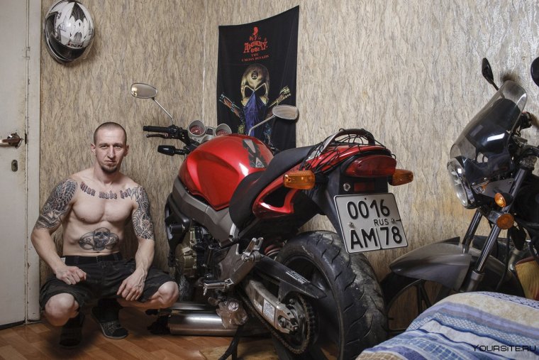 Смешной мотоциклист