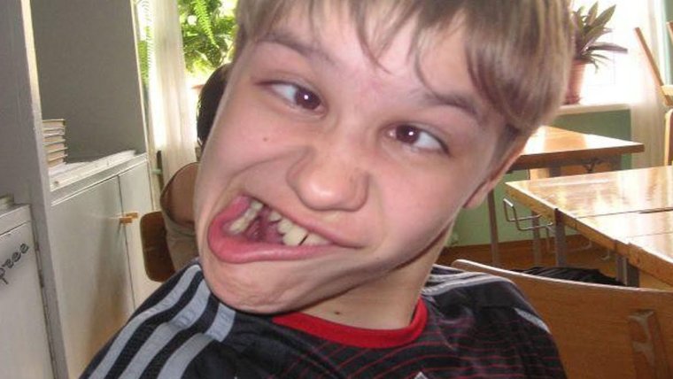 Девушка волосы дыбом