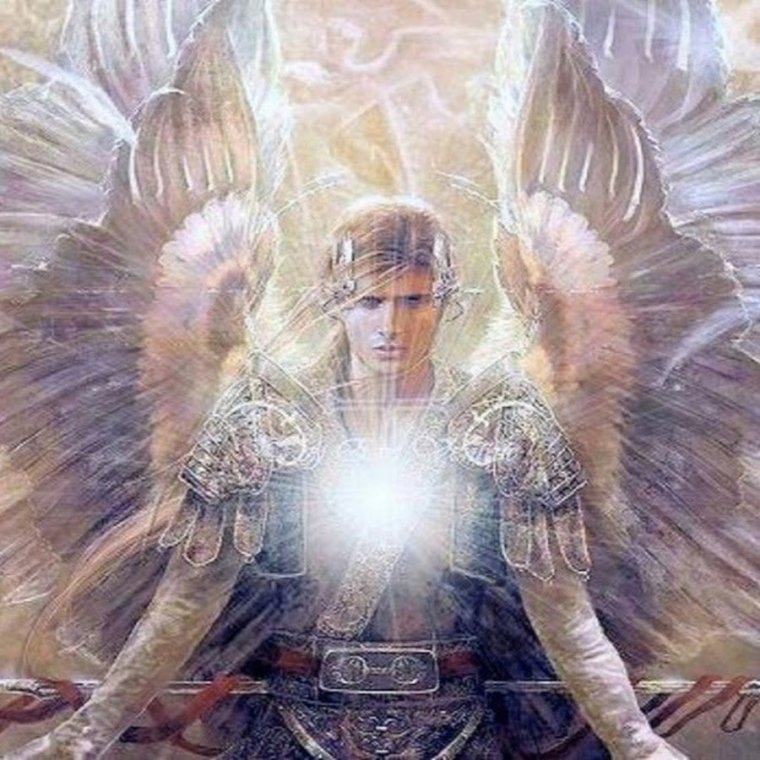 Ангел охраняет человека