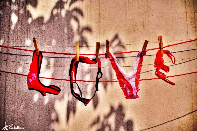 Трусы на веревке