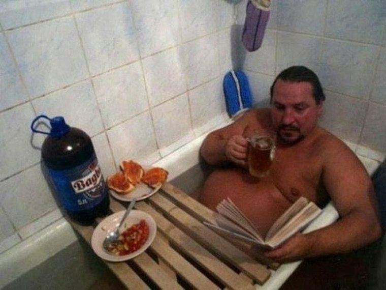 Мужик в ванной