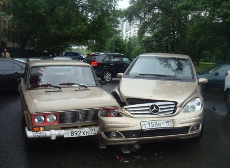 Mercedes vs Lada