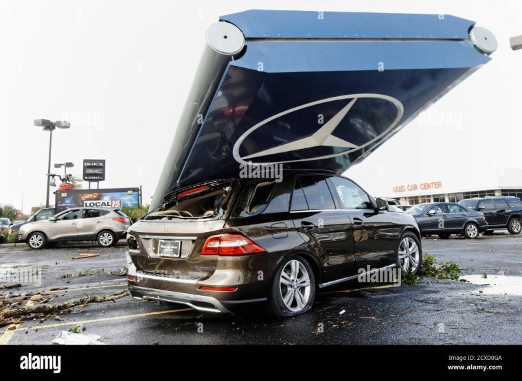 Мерседес Бенц 99 года