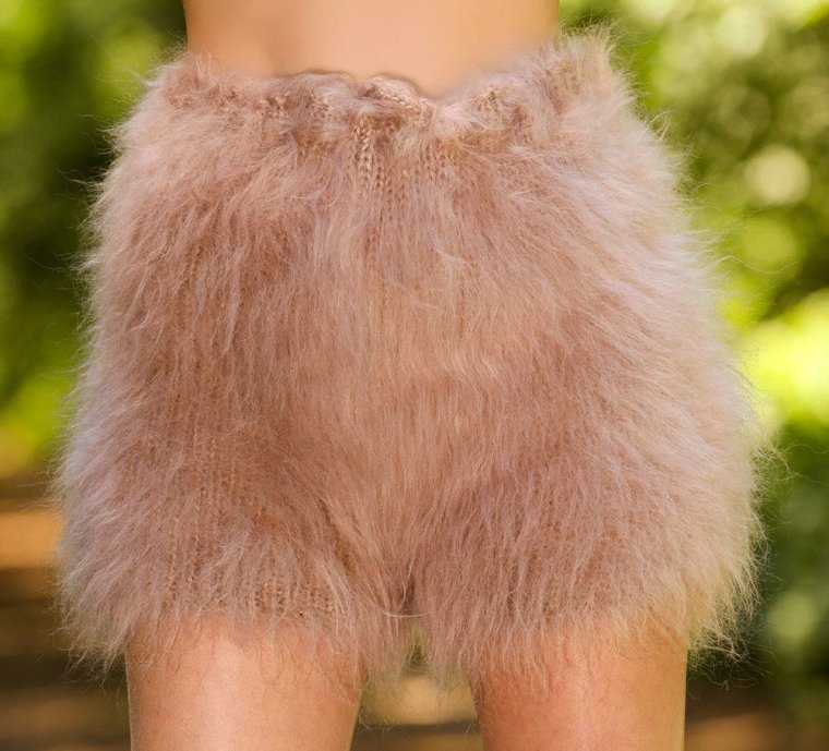 Меховые стринги эскимосских женщин