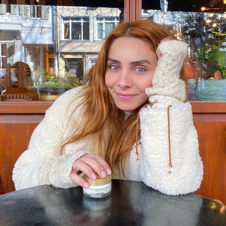 Нур Феттахоглу любят в Турции