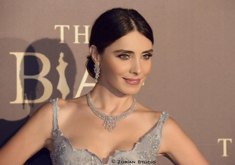 Нур Феттахоглу молодая